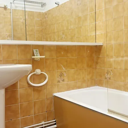 4 Pers Avec Terrasse En Bord De Et Wi-fi - Fr-1-827-77
